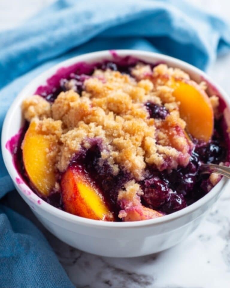 Crockpot Blueberry Peach Cobbler: A Delicious and Easy Dessert Recipe